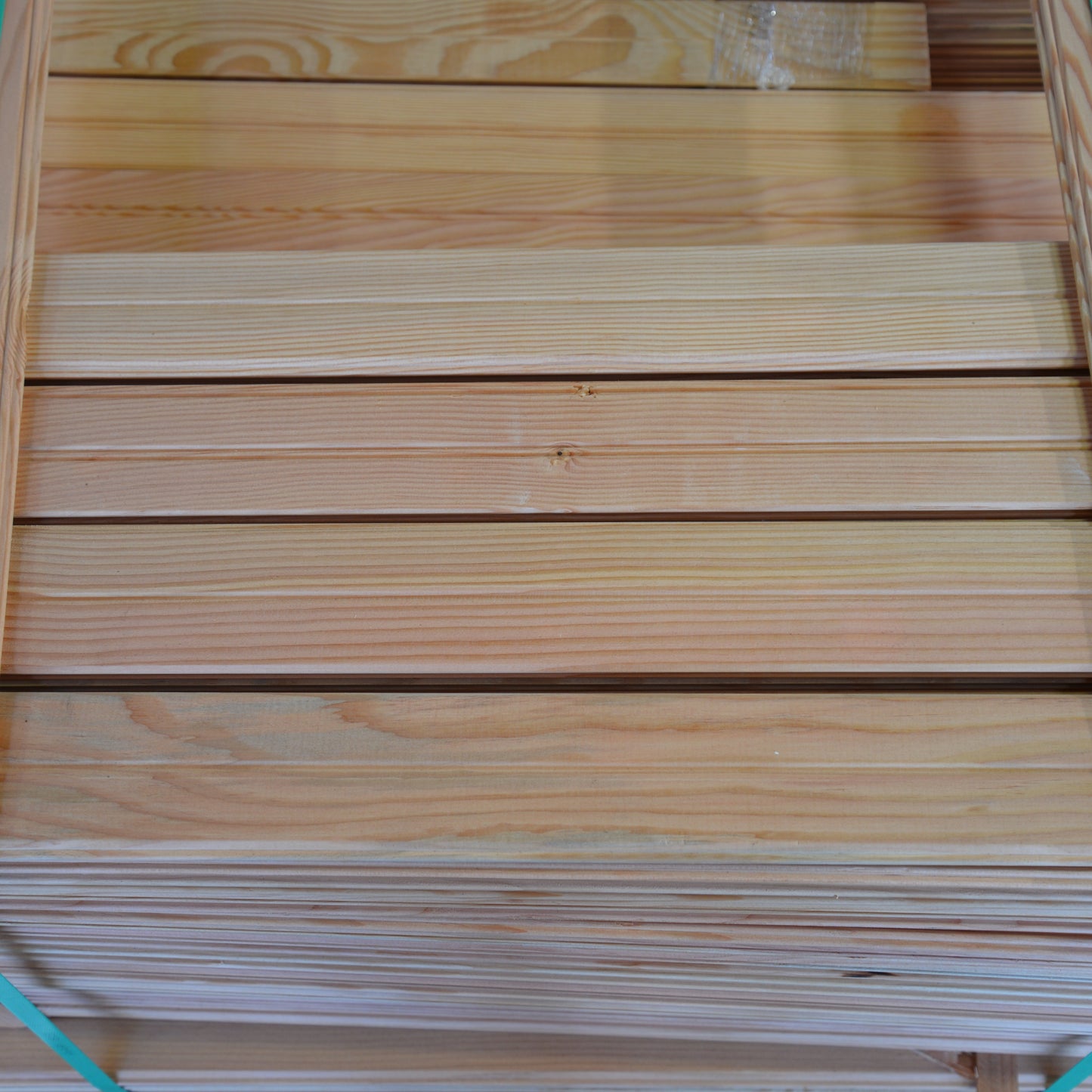 35/64” x 3-1/8” face C&btr Flat Grain Douglas Fir Beaded tongue and groove. 701'/BF SLN1020-C415716