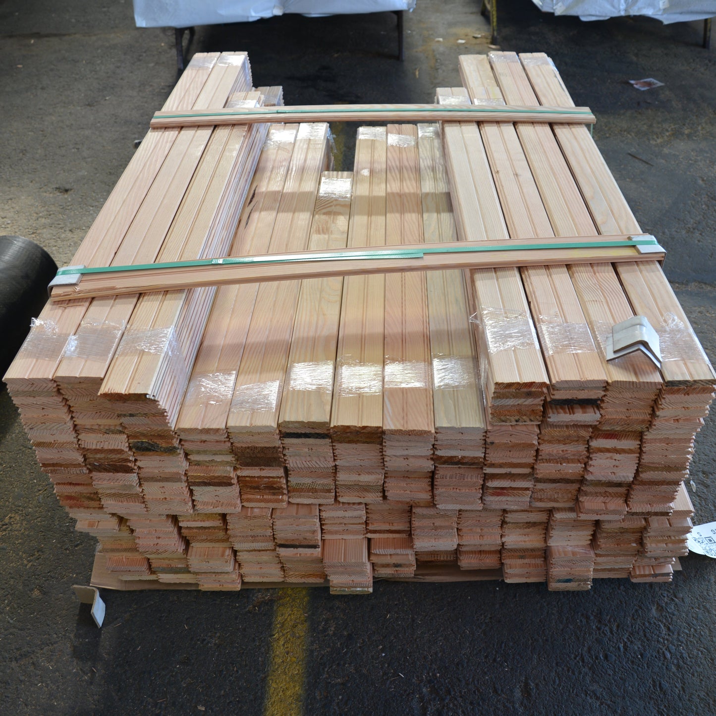 35/64” x 3-1/8” face C&btr Flat Grain Douglas Fir Beaded tongue and groove. 701'/BF SLN1020-C415716